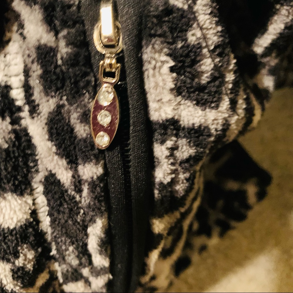Leopard Print Vest Large - Picture 6 of 10